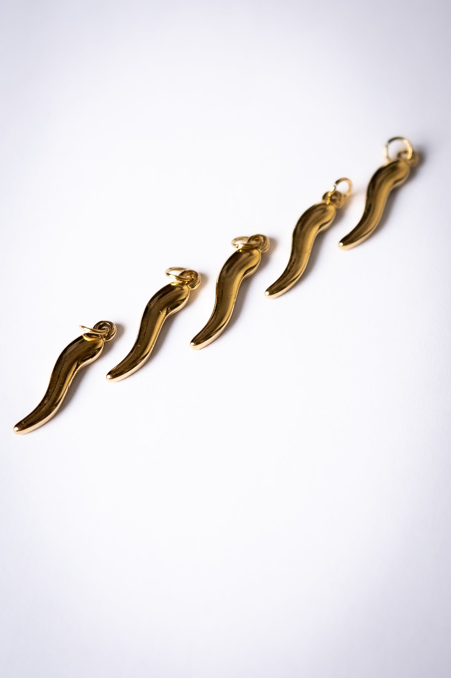 Charms piments dorés