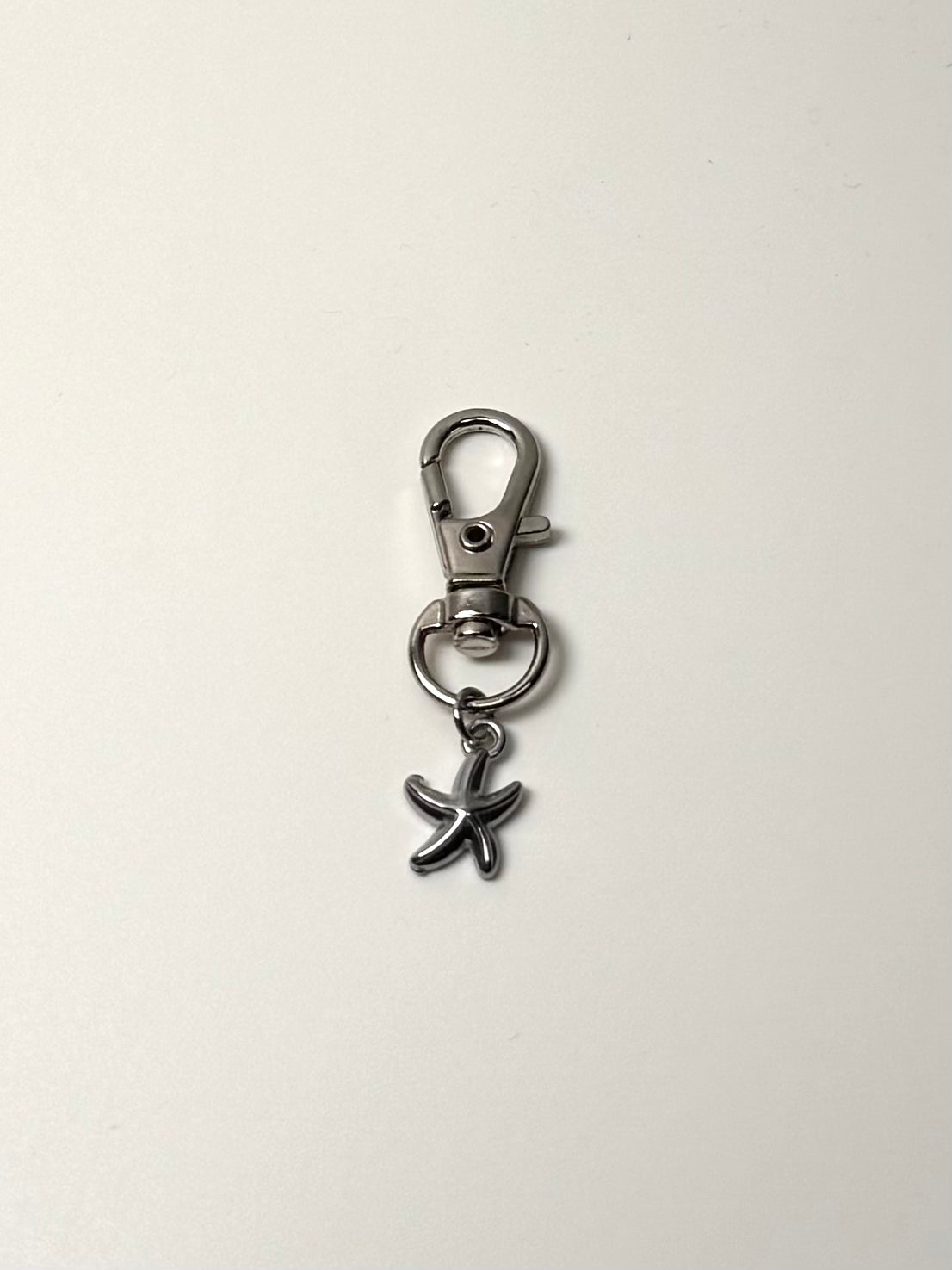 Grigri sneakers version argent à personnaliser